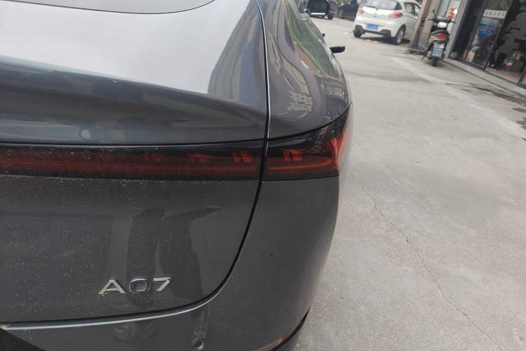 Used CHANGAN NEVO A07 2025 All-Electric "True Fragrance" Edition 710-Mile Long-Range Version Right Rear Taillight