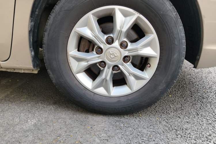 Used SAIC MAXUS G10 2014 2.0T Automatic Elite Edition
