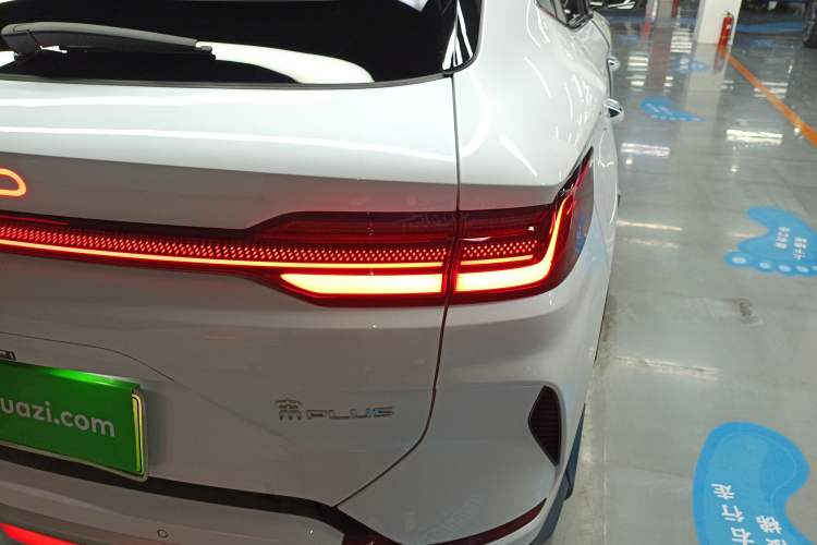 Used BYD Song PLUS New Energy 2025 DM-i 160KM Flagship PLUS Right Rear Taillight