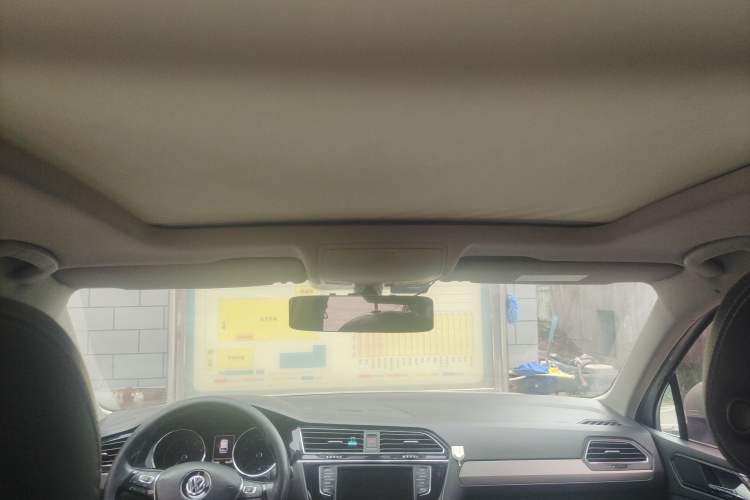 Used Volkswagen Tiguan L 2018 330TSI Automatic Two-Wheel Drive Luxury Edition Headliner