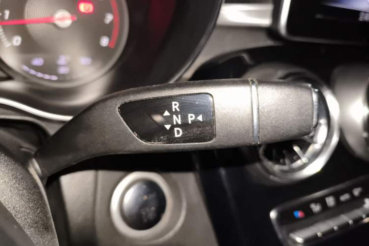 Used Mercedes-Benz GLC Coupe 2018 GLC 200 4MATIC Coupe SUV Gear Lever