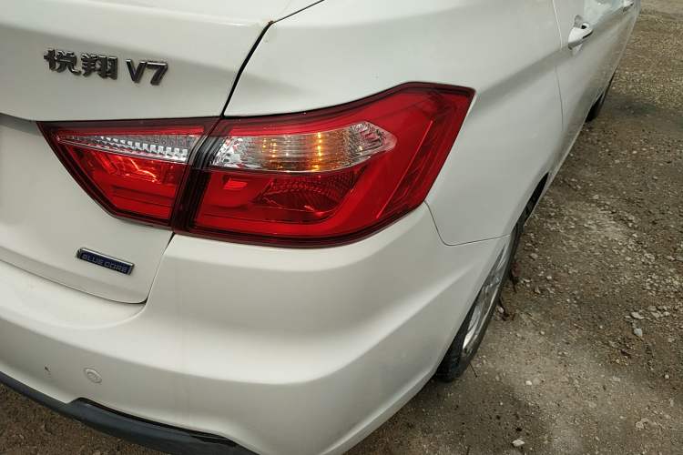 Used Changan Alsvin V7 2016 1.6L Manual LeShang Model China V Standard