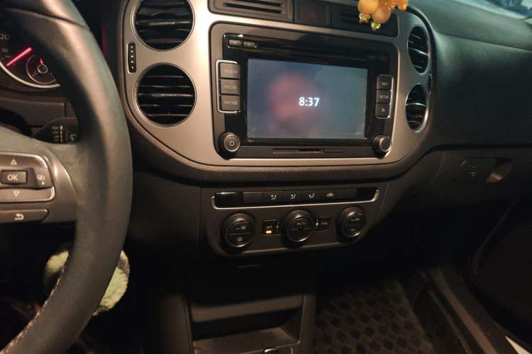 Used Volkswagen Tiguan 2014 1.8TSI Automatic 2WD 30th Anniversary Edition Audio And AC Panel