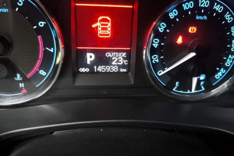 Used Toyota Corolla 2014 1.6L CVT GL-i Leather Edition Odometer Close Up