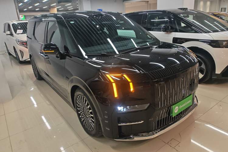 Used Zeekr 009 2024 7-Seater Walk-Through Version Four-Wheel Drive 108 kWh
