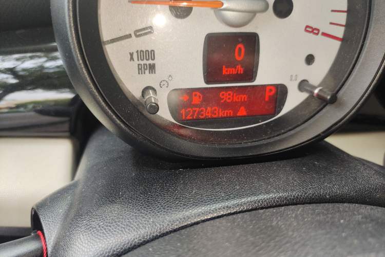 Used MINI Clubman 2013 1.6L COOPER Bond Street Odometer Close Up