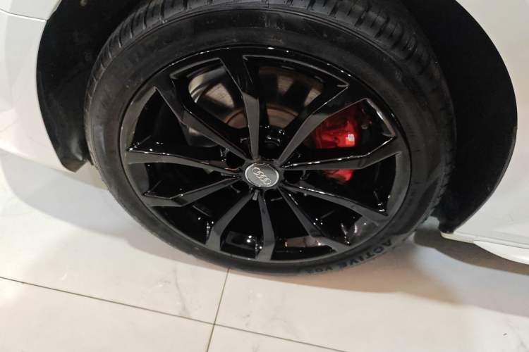 Used Audi A4L 2019 40 TFSI Fashion Edition China VI Emission Standard
