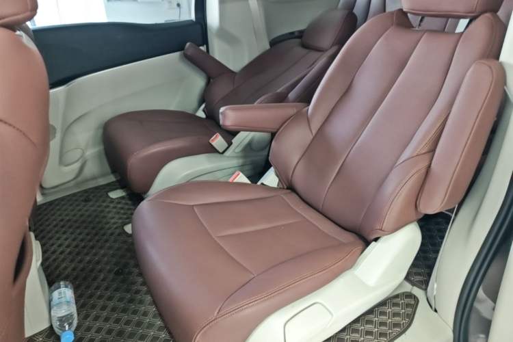 Used Buick GL8 2022 Land Cruiser Executive Class 652T Comfort Model
