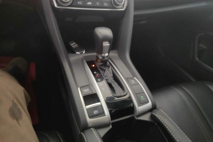 Used Honda Civic 2016 220TURBO CVT Luxury Edition
