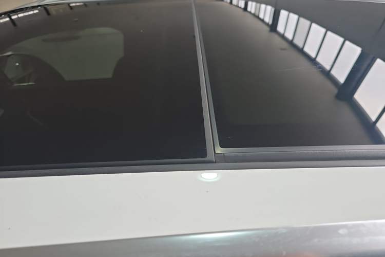 Used Volkswagen Tiguan L 2023 330TSI Automatic Two-Wheel Drive R-Line Enjoyment Edition Roof