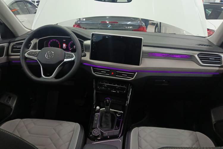 Used Volkswagen Tayron 2023 Revised Version 380TSI All-Wheel Drive R-Line High-Energy Edition Center Console