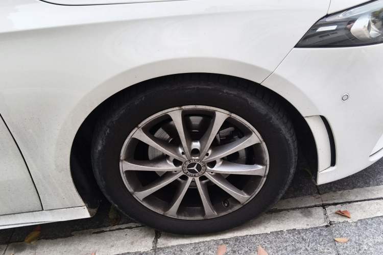 Used Mercedes-Benz A-Class 2021 A 200 L Sport Sedan Dynamic Model Right Front Wheel Hub