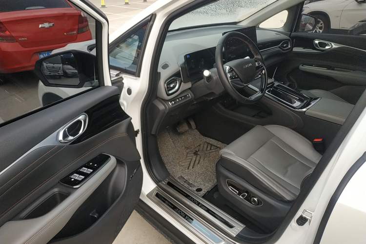 Used AION V 2023 Plus 70 Smart Tech Edition Lithium Iron Phosphate