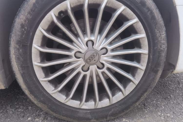 Used Audi A4L 2015 35 TFSI Automatic Standard Model Right Front Wheel Hub