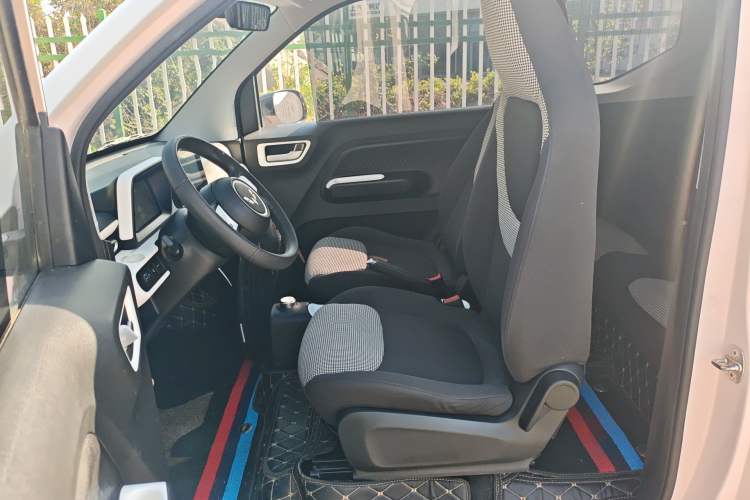 Used Wuling Hongguang MINIEV 2024 3rd Generation 170 km Left Front Seat
