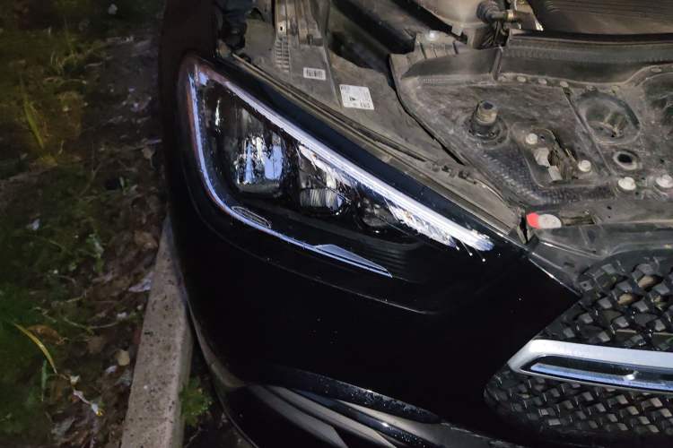 Used Mercedes-Benz GLE 2024 GLE 450 4MATIC AMG Line Right Front Headlight