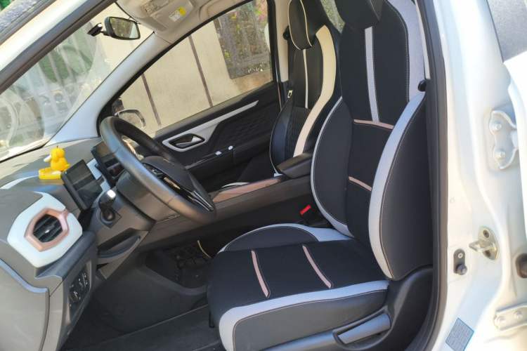 Used SOL E10X 2021 302 km Range Fashion Edition 31.4 kWh
