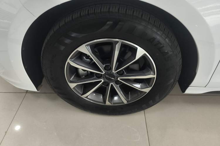Used BYD Destroyer 05 2024 HONOR Edition DM-i 55KM Luxury Model Left Front Wheel Hub