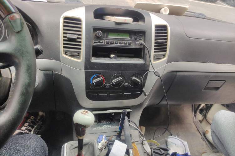 Used Foton Scenic 2014 2.0L Express Classic Short-Wheelbase High-Roof 491EQ4A