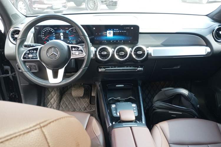 Used Mercedes-Benz GLB 2023 GLB 200 Dynamic Edition Center Console