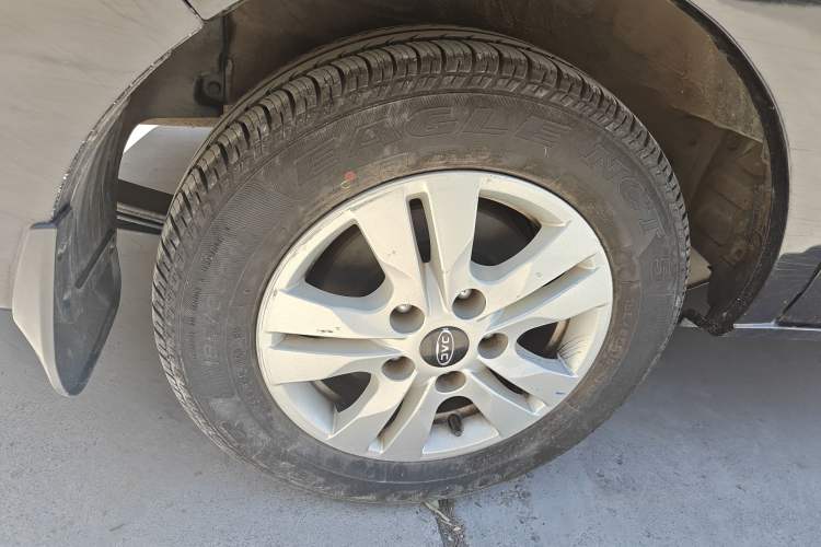 Used JAC Refine M3 2019 IKEA Edition 1.6L Luxury Smart Model Right Rear Wheel Hub