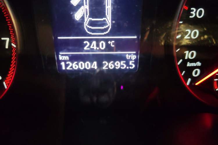 Used Volkswagen Sagitar 2011 1.4 TSI Automatic Luxury Edition
