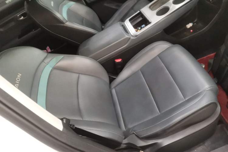 Used AION Y 2022 Plus 70 Tech Edition Right Front Seat