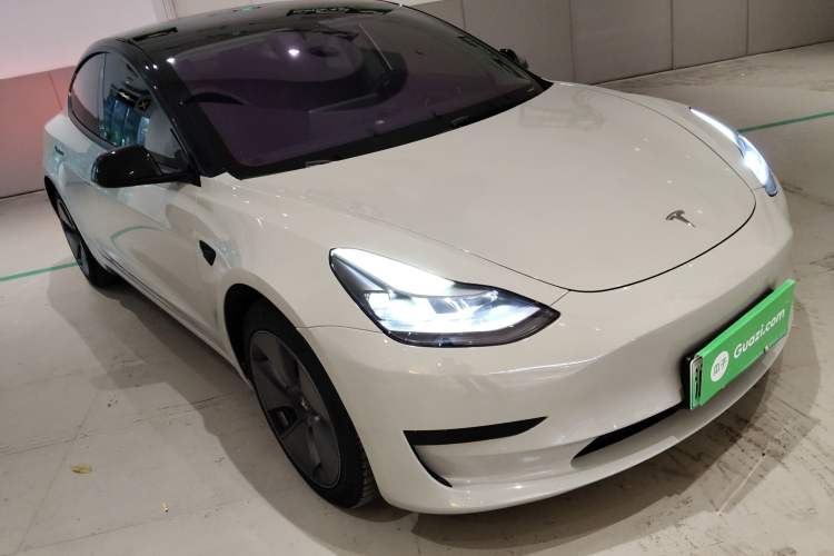 Used Tesla Model 3 2022 Rear-Wheel-Drive Version Front Right 45 Deg