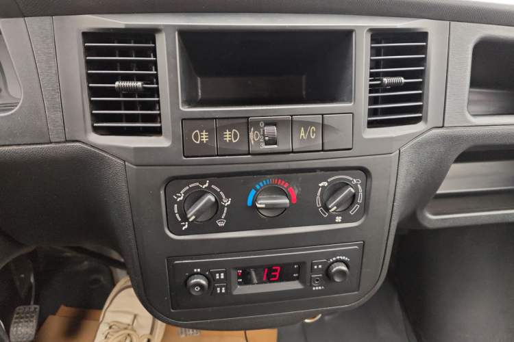 Used Wuling Zhiguang 2015 1.2L Practical LS-I Model