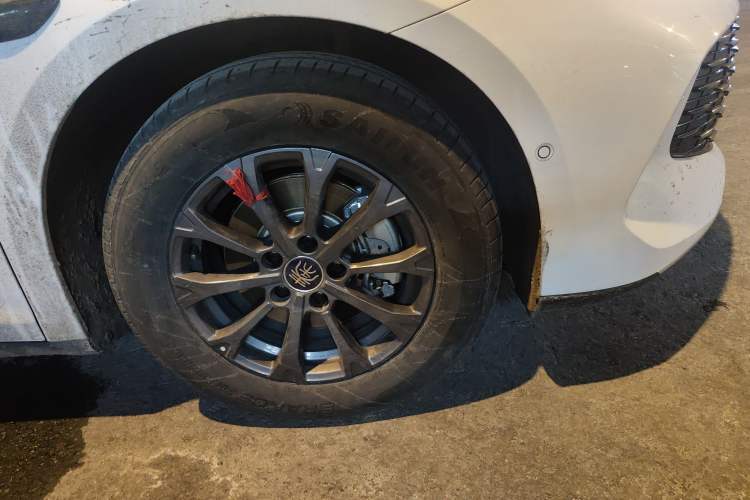 Used BYD Qin L 2025 DM-i Smart Drive 80KM Leading Model