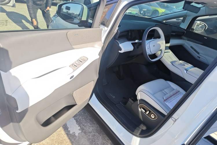 Used XPeng X9 2025 650 Long-Range Max