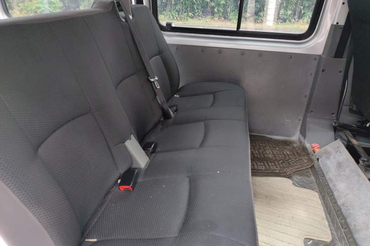 Used JMC Transit 2019 2.8T Commercial Version Short Wheelbase Mid-Roof 6-Seater China VI JX493 Left Rear Seat