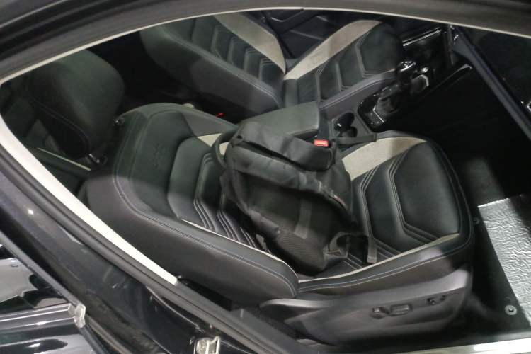 Used Volkswagen Tayron GTE Plug-in Hybrid 2020 1.4T Luxury Model Right Front Seat