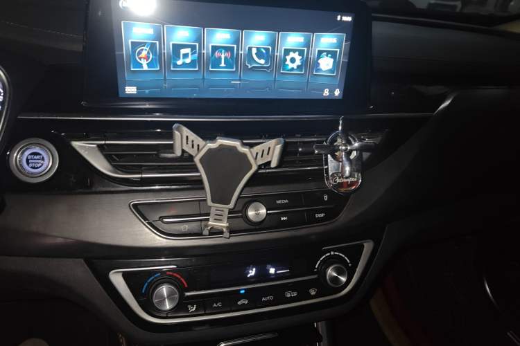 Used CHANGAN Ruicheng CC 2020 1.5T Automatic Xuanrui Model
