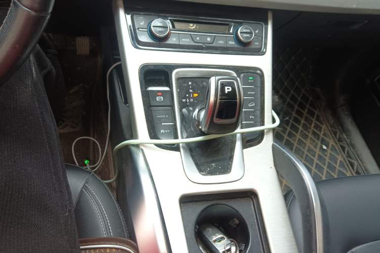 Used Geely Auto Emgrand X7 Sport 2020 1.8TD DCT Two-Wheel Drive Smart Connect 4G-Enabled Version