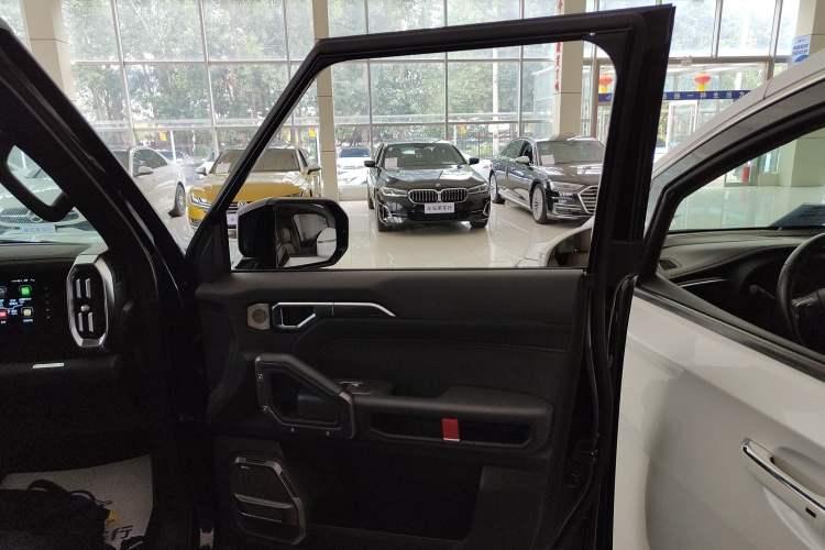 Used JETOUR Traveler 2023 2.0T All-Wheel Drive Conquer PRO