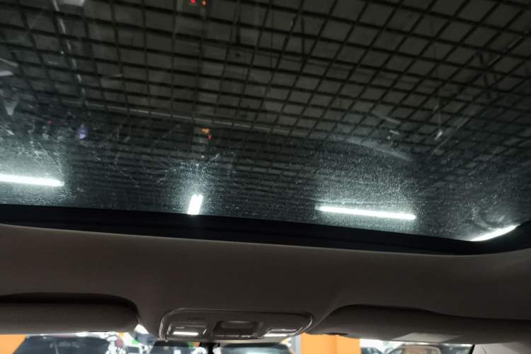 Used Geely Auto Emgrand X7 Sport 2016 1.8TD Automatic Smart Model Headliner