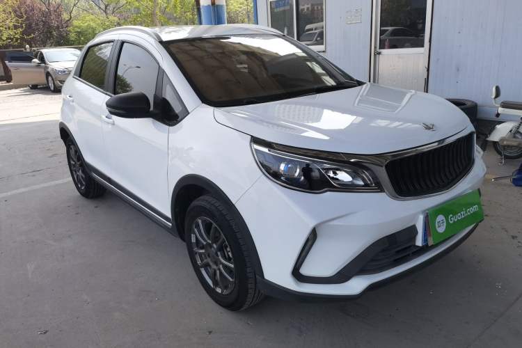 Used Livan X3 PRO 2022 1.5L Manual Little Cutie Front Right 45 Deg