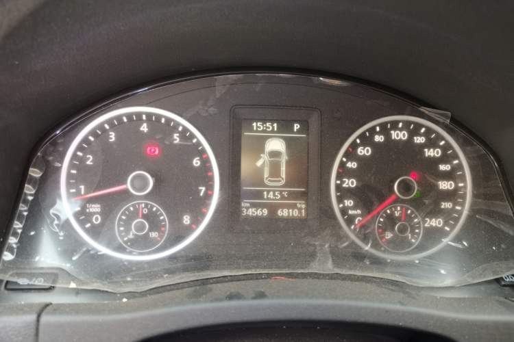 Used Volkswagen Tiguan 2016 280TSI Automatic Two-Wheel Drive Silk Road Comfort Edition Instrument Cluster