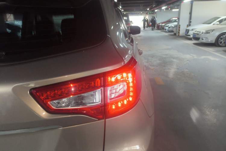 Used Changan CS75 2014 1.8T Automatic Prestige Model China IV Standard
