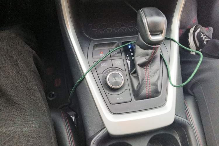 Used Toyota Wildlander New Energy 2021 High-Performance Edition 2.5L Four-Wheel Drive Powerful Version Gear Lever