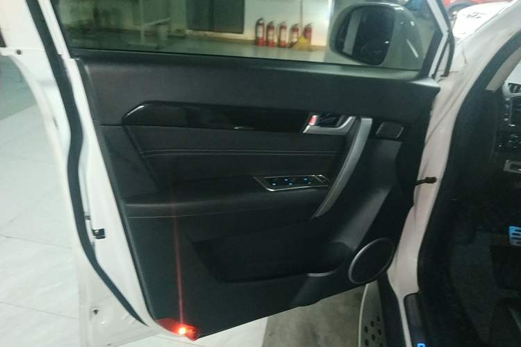 Used Chevrolet Captiva 2015 2.4L 4x4 Flagship Edition 7-Seater