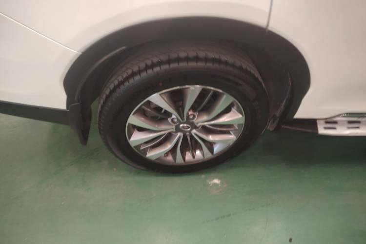 Used GAC Trumpchi GS8 2017 320T Two-Wheel Drive Luxury Smart Connectivity Version (7 Seats) Right Rear Wheel Hub