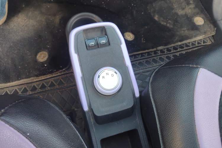 Used Chery QQ Ice Cream 2022 170km Sundae Phosphate Lithium-Ion
