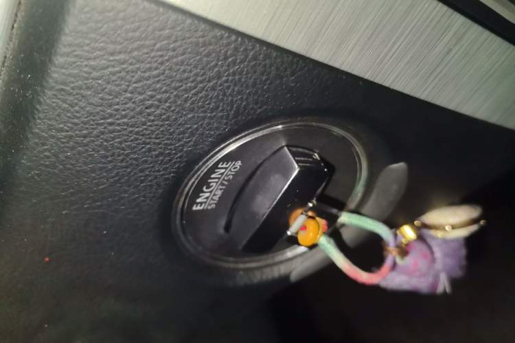 Used Volkswagen Magotan 2016 1.8TSI Smart Enjoyment Leading Model Interior 1