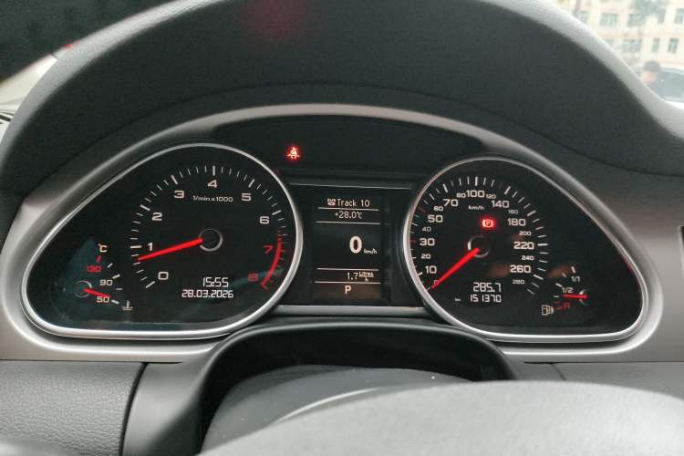 Used Audi Q7 2013 35 TFSI Comfort Model Instrument Cluster