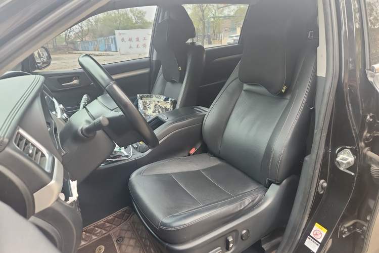 Used Toyota Highlander 2018 2.0T Four-Wheel Drive Luxury Version 7 Seats China VI Standard