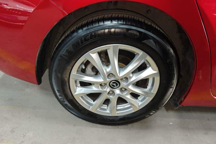 Used Mazda 3 Axela 2016 Sedan 1.5L Automatic Luxury Model