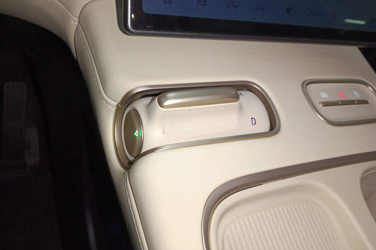 Used Nio ES6 2023 75 kWh
