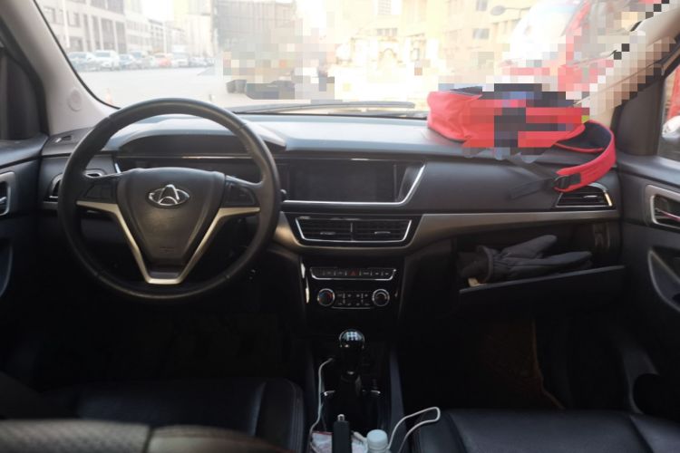 Used CHANGAN KAICHENG Oushang A600 2016 1.5L Manual Fashion 7-Seater Center Console